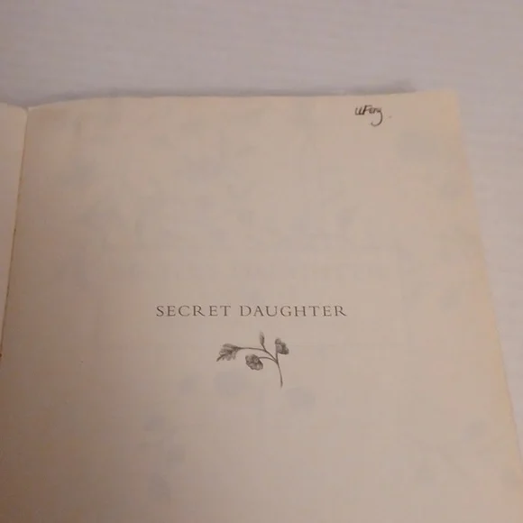 $4 Add-on "Secret Daughter" by Shilpi Somaya Gowda - Paperback Novel - Picture 6 of 8